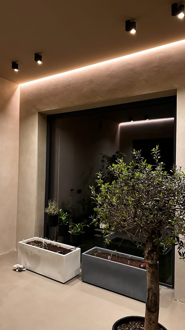 Eduardi maja koridor — AST50 LED perimeeter soojas 2700K toonis